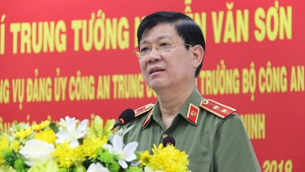 Thứ trưởng Nguyễn Văn Sơn phát biểu tại buổi làm việc.