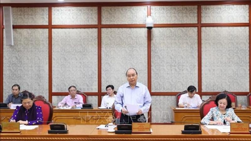 Thủ tướng Chính phủ Nguyễn Xuân Phúc chủ trì buổi làm việc của Bộ Chính trị với Ban Thường vụ Tỉnh ủy Tuyên Quang.