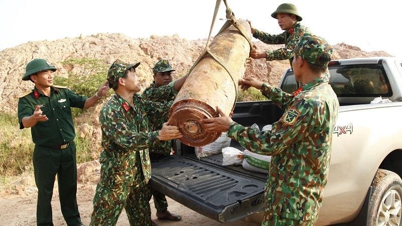 Lực lượng Công binh, Bộ CHQS tỉnh Quảng Ninh di dời thành công quả bom nặng gần 450 kg.