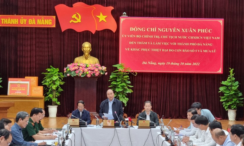 Chủ tịch nước Nguyễn Xuân Phúc và Đoàn Công tác Chính phủ đã có buổi làm việc với Đà Nẵng