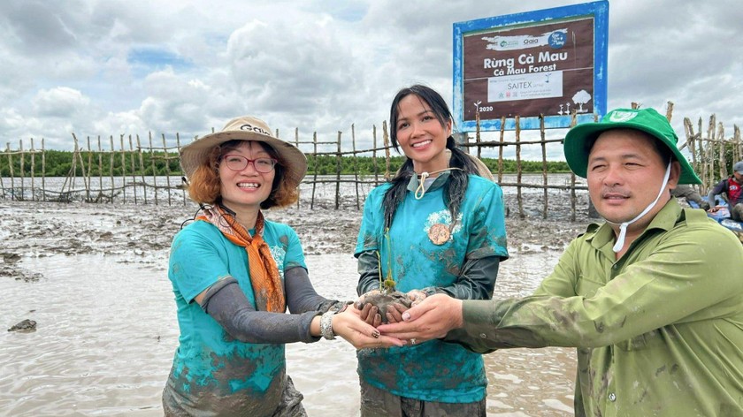 Hoa hậu H’Hen Niê tham gia khoanh nuôi và trải nghiệm rừng Cà Mau