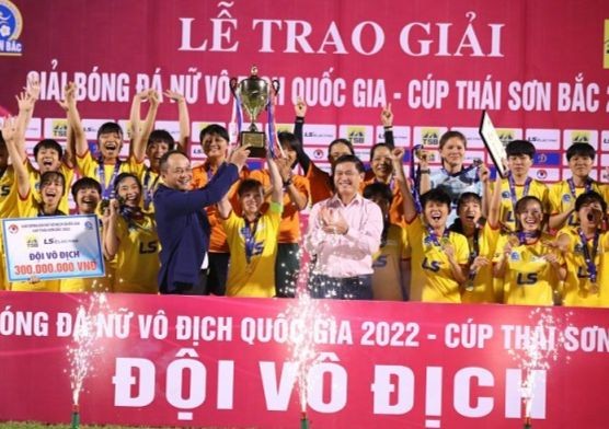 Chúc mừng thầy trò HLV Đoàn Kim Chi lần thứ 11 lên ngôi ở giải Nữ VĐQG – cúp Thái Sơn Bắc. 