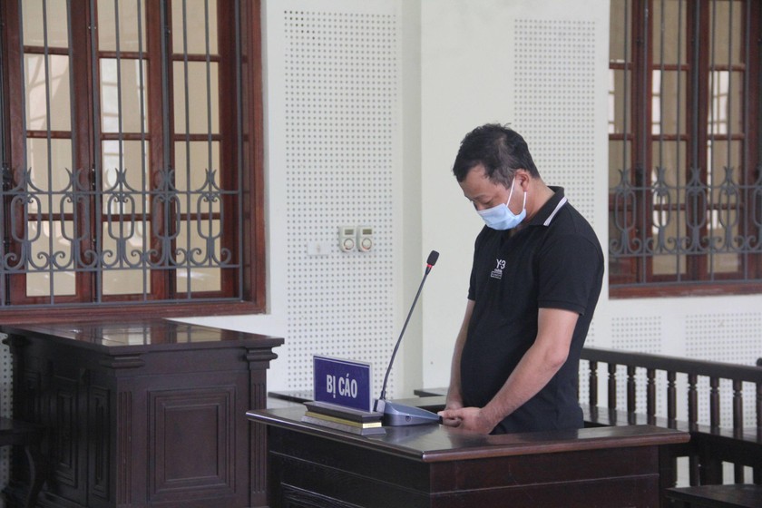 Bị cáo Nguyễn Văn Huấn lĩnh án 7 năm tù về tội Lừa đảo chiếm đoạt tài sản.