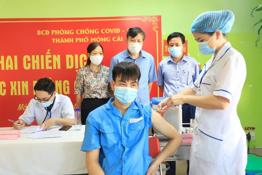 Quảng Ninh sẽ tiêm vắc xin phòng Covid-19 cho trẻ từ 12 đến dưới 18 tuổi từ 1/11.