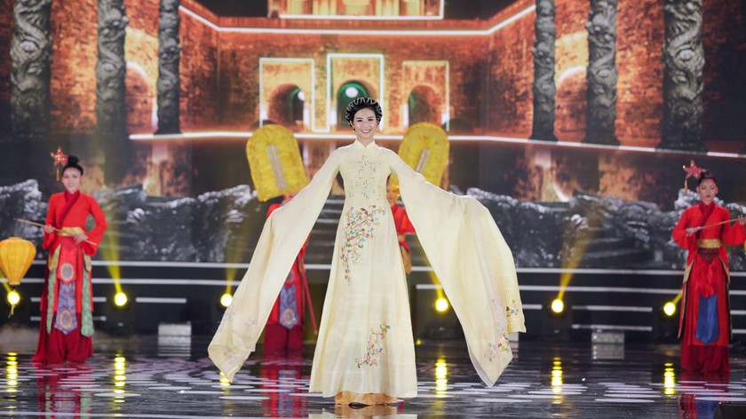 Áo dài xuất hiện trong chung kết Hoa hậu Việt Nam 2020