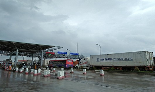 Trạm thu phí Tasco đóng tại QL1A đoạn qua huyện Quảng Trạch (Quảng Bình)