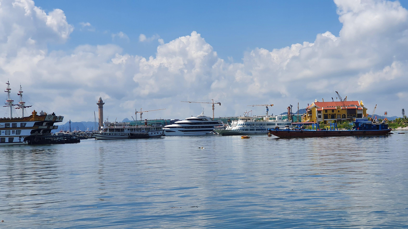 Cảng tàu khách quốc tế Hạ Long.