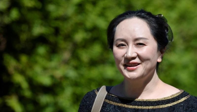 Giám đốc tài chính của Huawei Technologies Mạnh Vãn Châu rời nhà tới tòa án ở Vancouver, British Columbia, Canada ngày 27/5 vừa qua. Ảnh: Reuters
