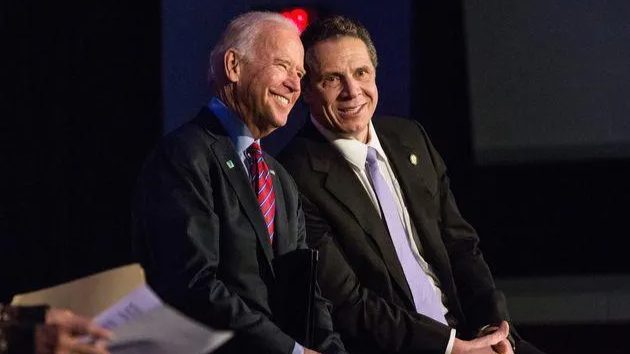 Ông Biden (bên trái) và ông Cuomo.