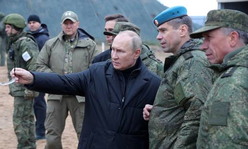 Tổng thống Nga Putin trong chuyến thị sát.