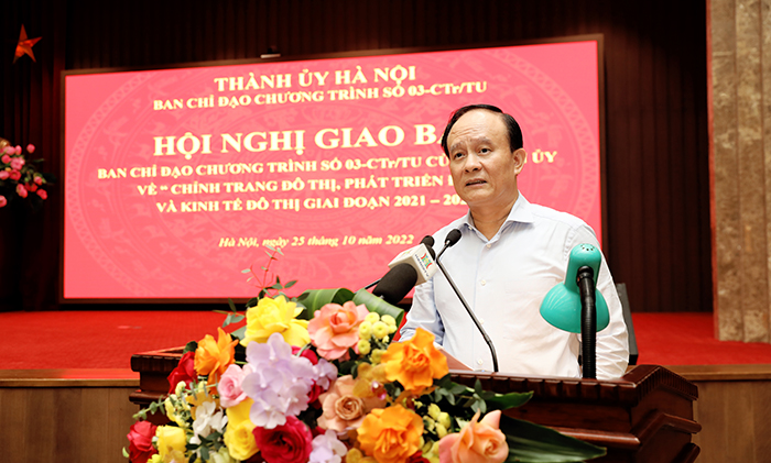 Chủ tịch HĐND TP Hà Nội Nguyễn Ngọc Tuấn phát biểu tại hội nghị. Ảnh: Cổng GTĐT Hà Nội.