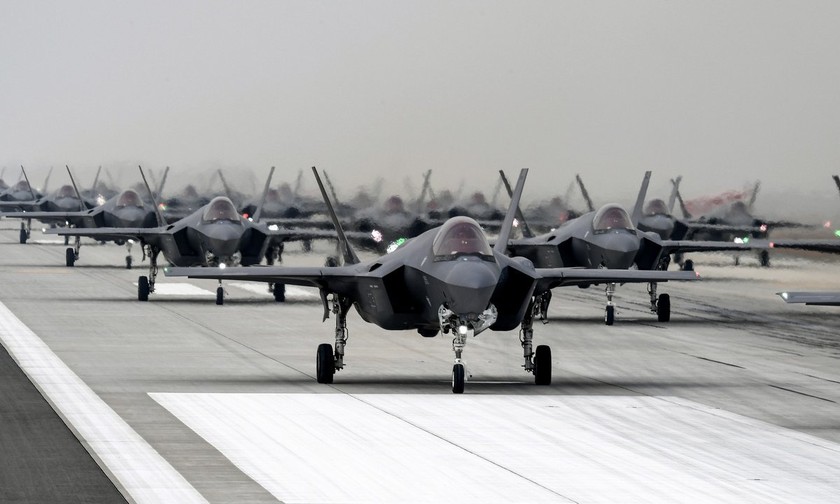 Tiêm kích F-35A Hàn Quốc diễn tập Voi đi bộ hồi tháng 3. Ảnh: ROKAF.