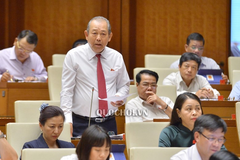 Phó Thủ tướng Thường trực Chính phủ Trương Hòa Bình trả lời chất vấn của Quốc hội