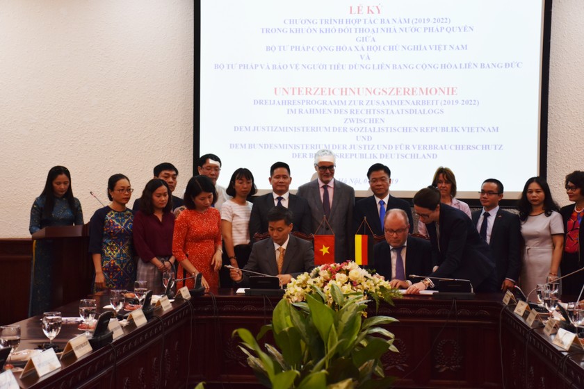 Ký kết Chương trình hợp tác Đối thoại Nhà nước pháp quyền giữa Việt Nam – CHLB Đức