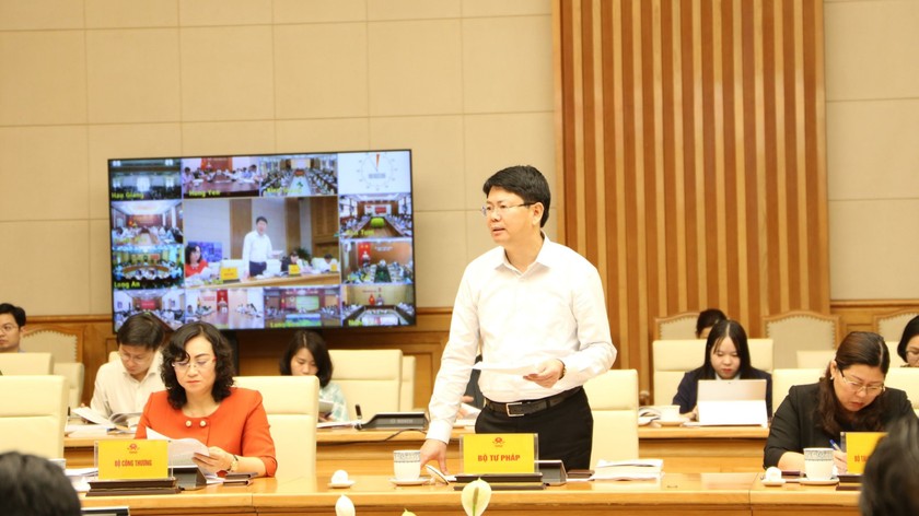 Thứ trưởng Bộ Tư pháp Nguyễn Thanh Tịnh phát biểu tại Phiên họp