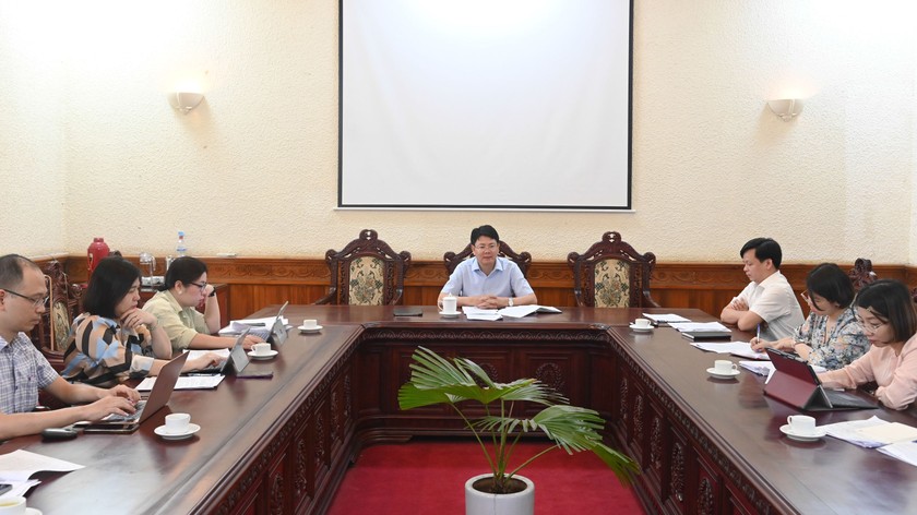 Thứ trưởng Bộ Tư pháp Nguyễn Thanh Tịnh chủ trì buổi làm việc.