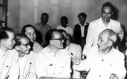Sinh thời, Chủ tịch Hồ Chí Minh luôn quan tâm chống chủ nghĩa cá nhân trong Đảng.