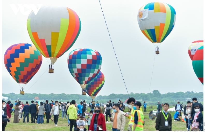 Lễ hội khinh khí cầu ở Hà Nội vào cuối tháng 3/2022 là một sản phẩm mới đã thu hút nhiều du khách. 