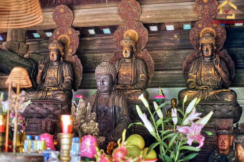 Các pho tượng phật quý hiếm tại chùa Tây Phương. (Ảnh Loiphong.vn)