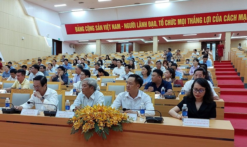 Đại diện các sở ban ngành tỉnh Bình Phước , doanh nghiệp và hơn 50 cơ quan thông tấn báo chí tham dự buổi gặp gỡ.

