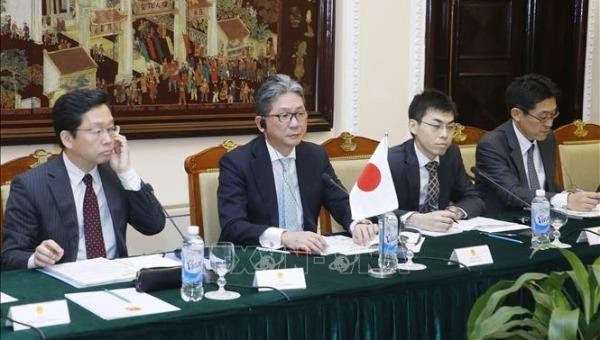 Thứ trưởng Bộ Ngoại giao Nhật Bản Takeo Mori (thứ 2 từ trái sang) đồng chủ trì Đối thoại Đối tác chiến lược Việt Nam - Nhật Bản lần thứ bảy. Ảnh: Lâm Khánh/TTXVN