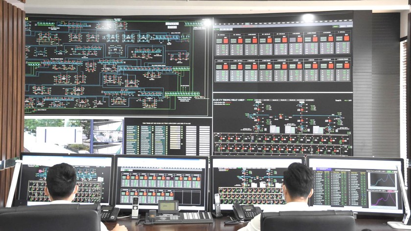 Trung tâm điều độ Hệ thống điện Hà Nội lập tức triển khai 2 khối điều hành.