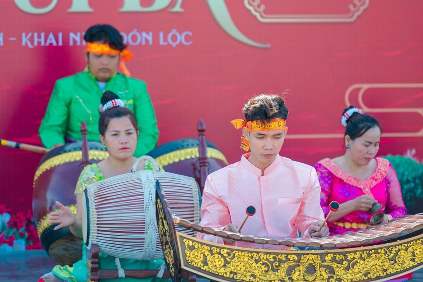 Tưng bừng không khí lễ hội trên núi Bà Đen (Tây Ninh) trong tháng 4 ảnh 5