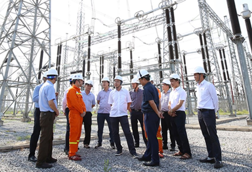 Lưới truyền tải điện từ Hà Tĩnh - Ninh Bình phải bảo đảm an toàn dù luôn trong tình trạng đầy tải, quá tải.