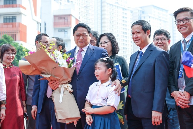 Thủ tướng Phạm Minh Chính đến dự lễ phát động Phong trào "Cả nước thi đua xây dựng xã hội học tập, đẩy mạnh học tập suốt đời giai đoạn 2023-2030" - Ảnh: VGP/Nhật Bắc