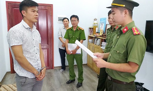 Phan Đại Lợi bị khởi tố về hành vi "tổ chức cho người khác trốn ra nước ngoài".