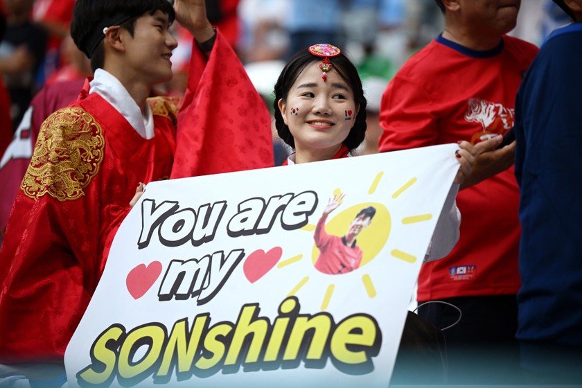 Người hâm mộ Hàn Quốc mong chờ Son Heung- min ghi bàn