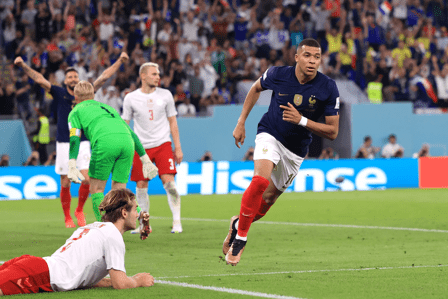 Mbappe tỏa sáng đưa Pháp vượt qua Đan Mạch 3-1