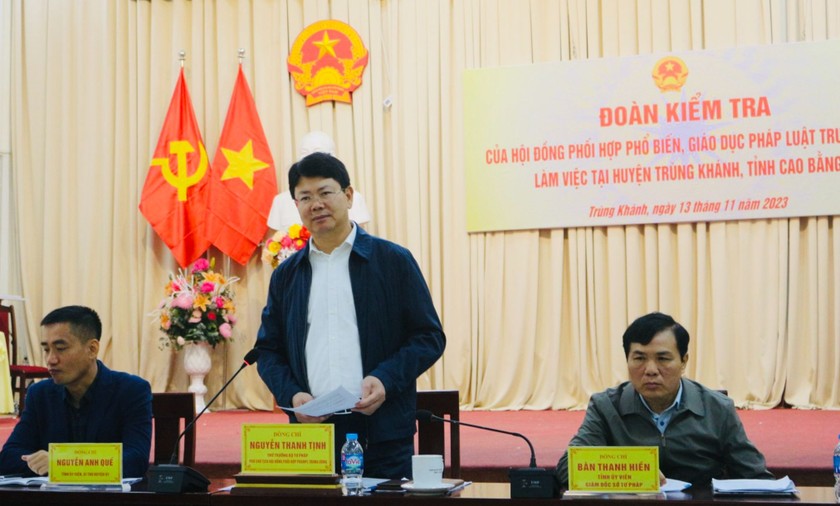 Thứ trưởng Bộ Tư pháp Nguyễn Thanh Tịnh, Phó Chủ tịch Hội đồng phát biểu tại buổi kiểm tra.