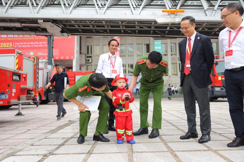 Lính cứu hỏa nhí