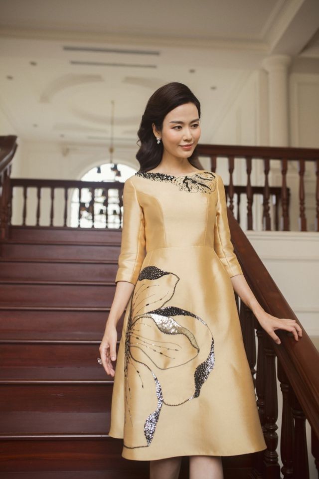 Hoa hau Thu Thuy 1.jpg Hoa hau Thu Thuy 1.jpg