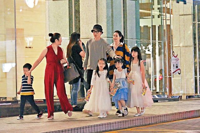 Trương Đan Phong và Hồng Hân tình cảm ngọt ngào sau bê bối ngoại tình - 5 Trương Đan Phong và Hồng Hân tình cảm ngọt ngào sau bê bối ngoại tình - 5