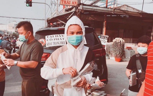 Sao Việt đi đâu, làm gì giữa dịch cúm corona? - 13 Sao Việt đi đâu, làm gì giữa dịch cúm corona? - 13