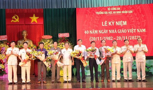 Trường Đại học An ninh Nhân dân long trọng kỷ niệm Ngày Nhà giáo Việt Nam ảnh 6