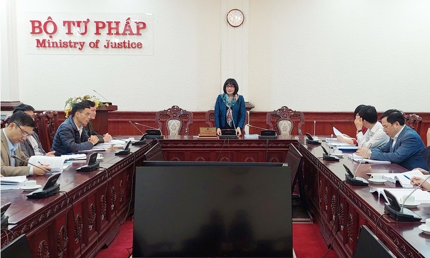 Thứ trưởng Đặng Hoàng Oanh phát biểu kết luận cuộc họp thẩm định