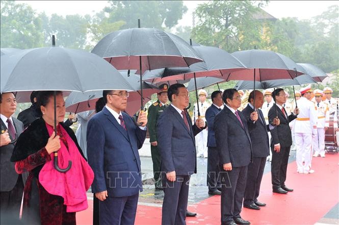 Lãnh đạo Đảng, Nhà nước vào Lăng viếng Chủ tịch Hồ Chí Minh ảnh 6