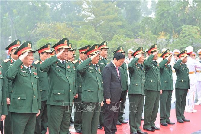 Lãnh đạo Đảng, Nhà nước vào Lăng viếng Chủ tịch Hồ Chí Minh ảnh 8