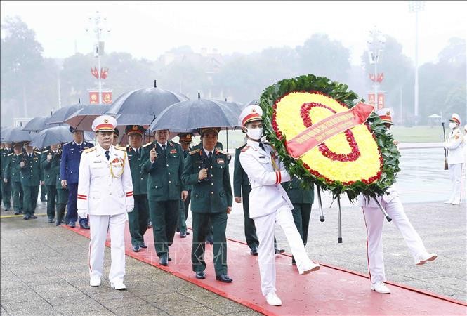 Lãnh đạo Đảng, Nhà nước vào Lăng viếng Chủ tịch Hồ Chí Minh ảnh 4