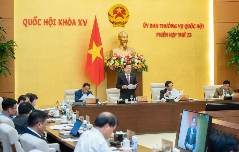 Phó Chủ tịch QH Trần Thanh Mẫn điều hành phiên họp.