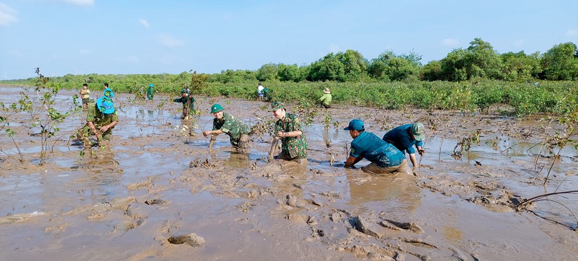 Nhiều hoạt động ý nghĩa của bộ đội biên phòng chào mừng Ngày sinh Chủ tịch Hồ Chí Minh ảnh 3