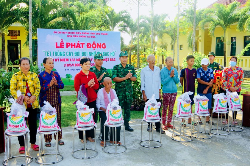 Nhiều hoạt động ý nghĩa của bộ đội biên phòng chào mừng Ngày sinh Chủ tịch Hồ Chí Minh ảnh 4