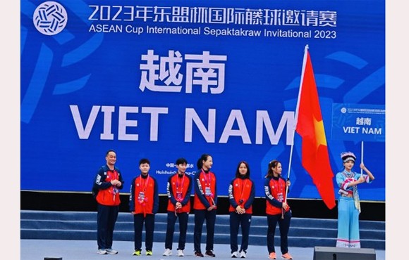 Đội cầu mây nữ Việt Nam dự giải lần này. Ảnh: Báo SGGP.