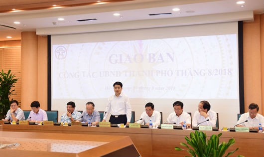  Chủ tịch UBND TP Hà Nội Nguyễn Đức Chung phát biểu tại phiên họp