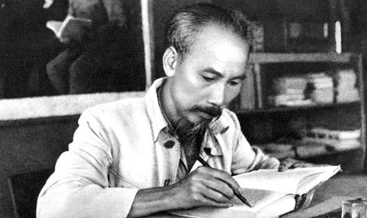 Tư tưởng Hồ Chí Minh là vì con người, do con người, trước hết là vì dân và do dân