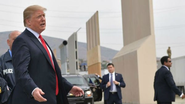 Trump xem xét các mẫu tường biên giới ở California tháng 7/2018