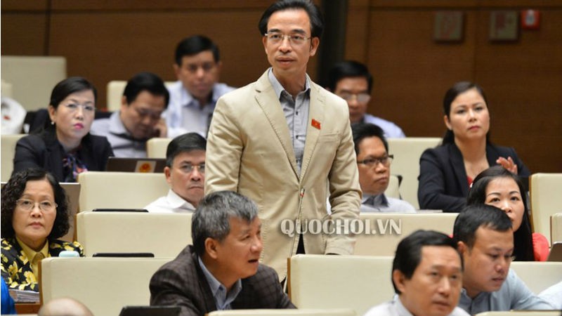 Đại biểu Nguyễn Quang Tuấn phát biểu tại phiên họp Quốc hội.